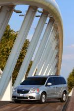 Lancia Voyager 2011 года